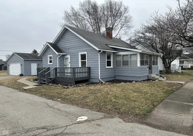 Homes for sale in Columbus, IN | 1731 Newton St, Columbus, IN 47201 | MLS# 22080445