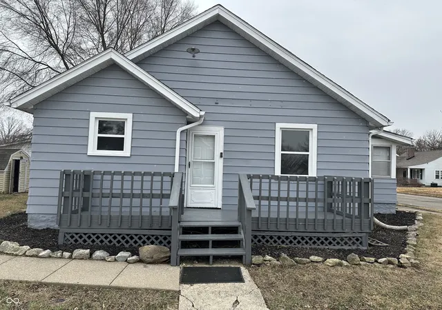 Homes for sale in Columbus, IN | 1731 Newton St, Columbus, IN 47201 | MLS# 22080445