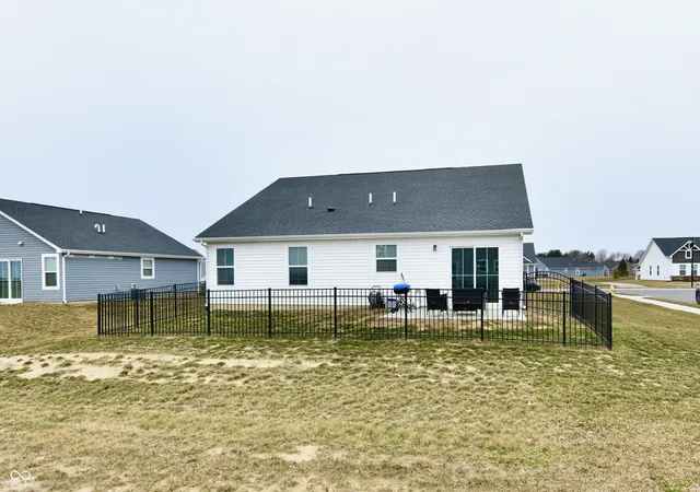 2nd image of 1789 River Birch Dr, Greenfield, IN 46140 | MLS# 22081411