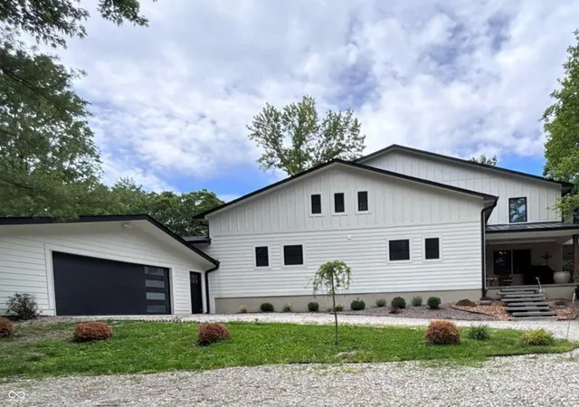 Photo 2 of Mansion for sale at 7980 Royal Ave, Zionsville, IN 46077 | MLS# 22081487 | Listing updated on 2026-10-05