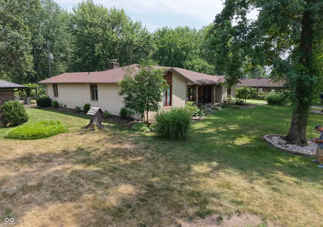 Photo 2 of Single family home for sale at 441 Mutton Crk Dr, Seymour, IN 47274 | MLS# 22081507 | Listing updated on 2026-09-17
