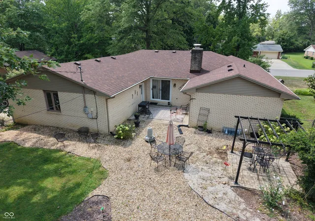 Photo 3 of Single family home for sale at 441 Mutton Crk Dr, Seymour, IN 47274 | MLS# 22081507 | Listing updated on 2026-09-17