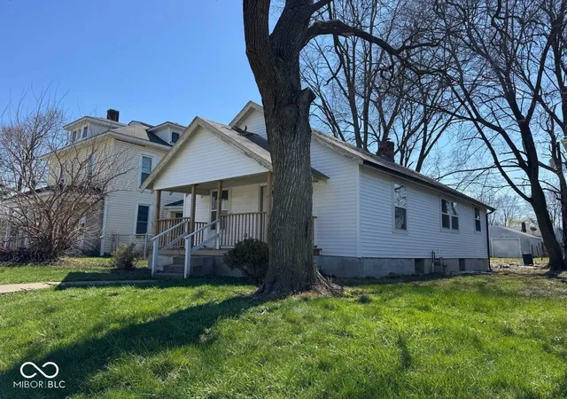 3rd image of 1107 E Mulberry St, Kokomo, IN 46901 | MLS# 22081637