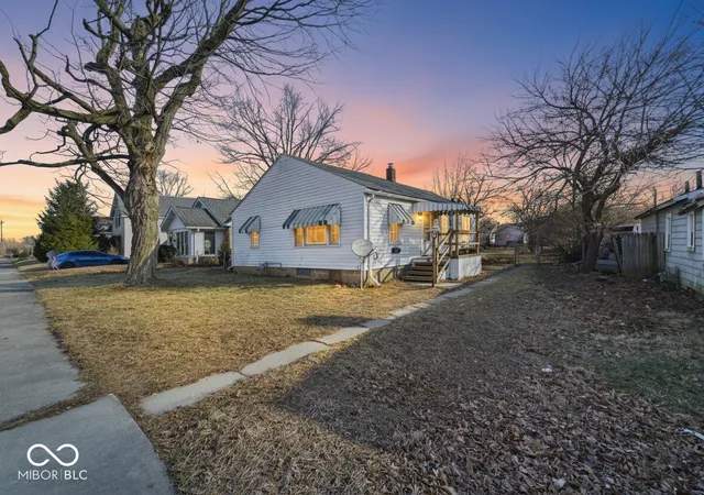1st image of 2828 Lincoln St, Anderson, IN 46016 | MLS# 22081712