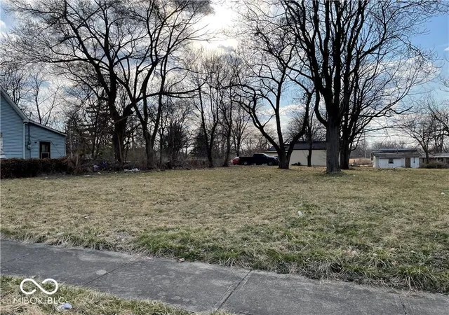 1st image of 0 Locust St, Anderson, IN 46016 | MLS# 22082132