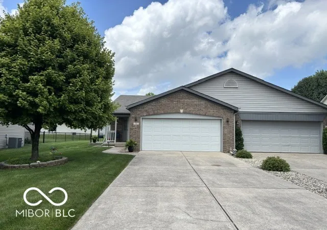 1st image of 114 Mackinac Ct, Indianapolis, IN 46227 | MLS# 22082267