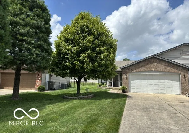 3rd image of 114 Mackinac Ct, Indianapolis, IN 46227 | MLS# 22082267