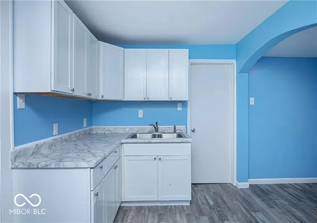 4th image of 737 N Sherman Dr, Indianapolis, IN 46201 | MLS# 22082302