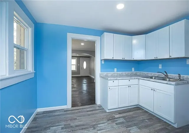 5th image of 737 N Sherman Dr, Indianapolis, IN 46201 | MLS# 22082302