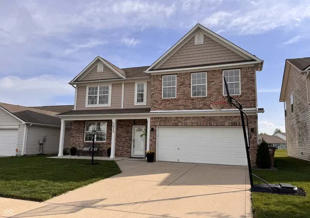 1st image of 3015 Parkview Dr, Columbus, IN 47201 | MLS# 22082328