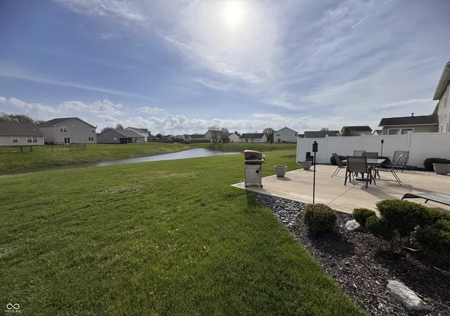Photo 3 of Sale Pending at 3015 Parkview Dr, Columbus, IN 47201 | MLS# 22082328 | Listing updated on 2026-07-24