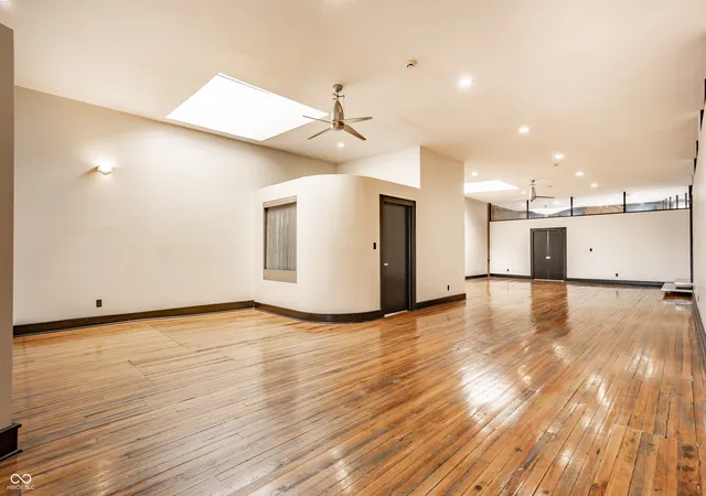 Homes for sale in Indianapolis, IN | 647 E 11Th St #4, Indianapolis, IN 46202 | MLS# 22082501
