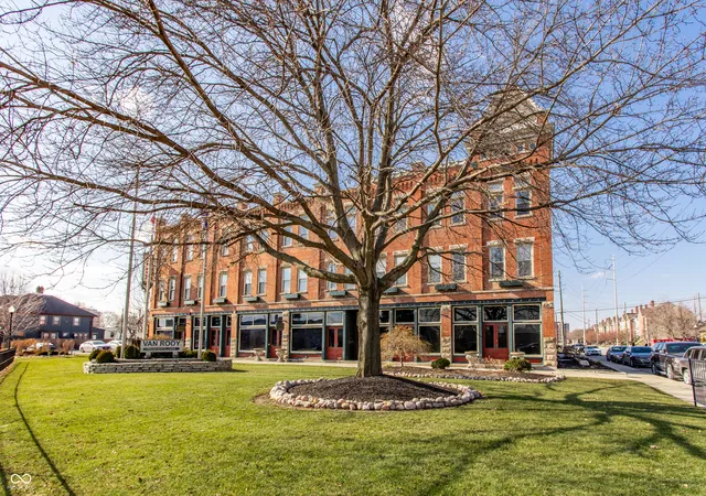 Homes for sale in Indianapolis, IN | 647 E 11th St #4, Indianapolis, IN 46202 | MLS# 22082501
