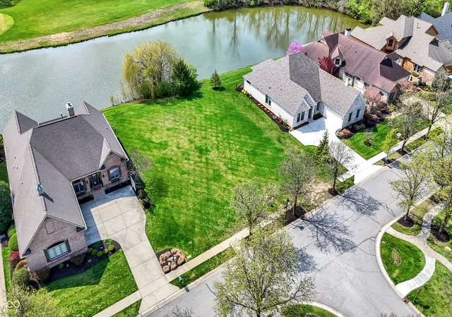 2nd image of 11995 Edgefield Dr, Fishers, IN 46037 | MLS# 22082532