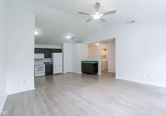 3rd image of 3939 Gray Pond Ct, Indianapolis, IN 46237 | MLS# 22082597