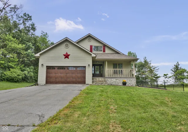 Homes for sale in North Vernon, IN | 1405 E County Road 100 S, North Vernon, IN 47265 | MLS# 22082621