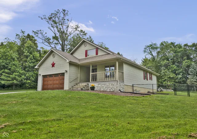 Homes for sale in North Vernon, IN | 1405 E County Road 100 S, North Vernon, IN 47265 | MLS# 22082621
