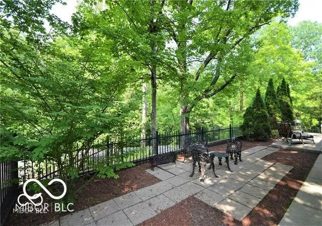 4th image of 9105 Kinlock Dr, Indianapolis, IN 46256 | MLS# 22082789