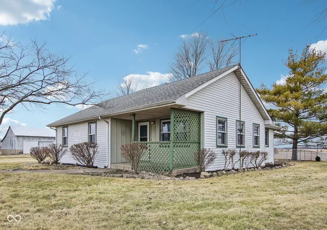 Homes for sale in Pendleton, IN | 7702 W State Road 38, Pendleton, IN 46064 | MLS# 22082815