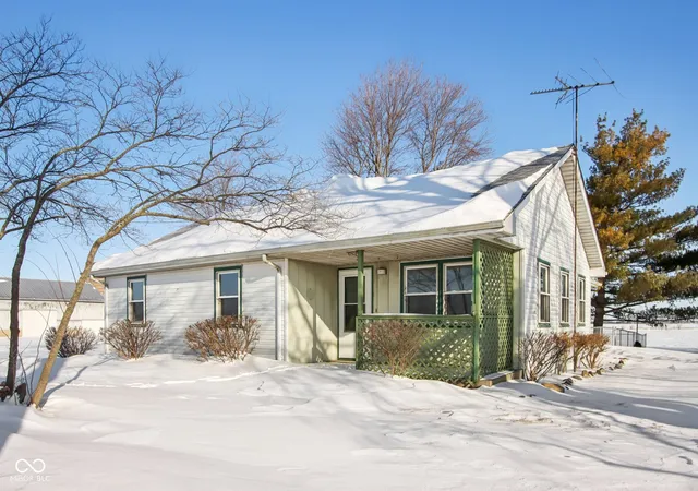 Homes for sale in Pendleton, IN | 7702 W State Road 38, Pendleton, IN 46064 | MLS# 22082815