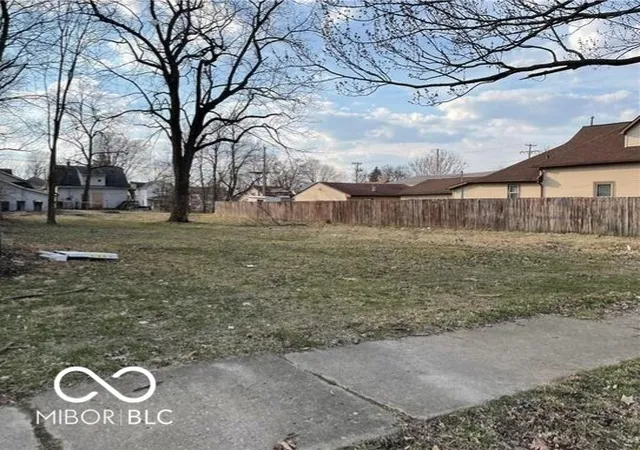 2nd image of 2319 Pearl St, Anderson, IN 46016 | MLS# 22082987