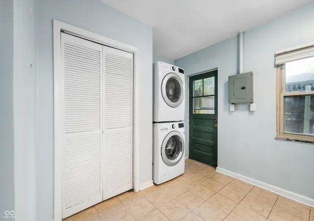 Photo 3 of Sale Pending at 1644 E 58th Street, Indianapolis, IN 46220 | MLS# 22083036 | Listing updated on 2026-06-24