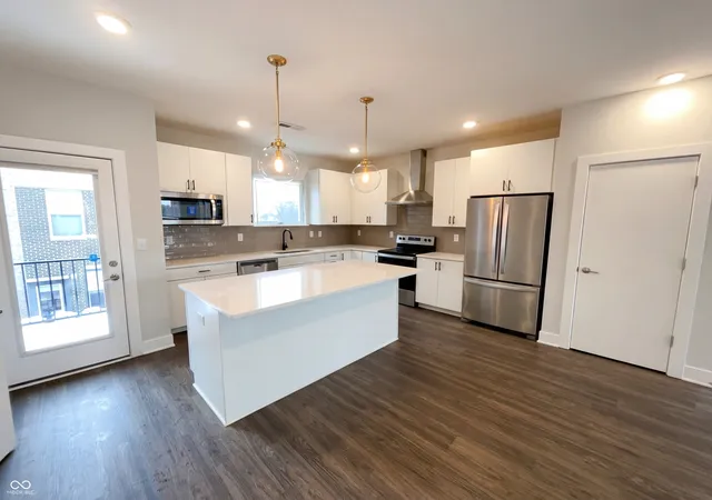 Photo 2 of Condo for sale at 727 N Illinois St #UNIT 208, Indianapolis, IN 46204 | MLS# 22083076 | Listing updated on 2026-09-18