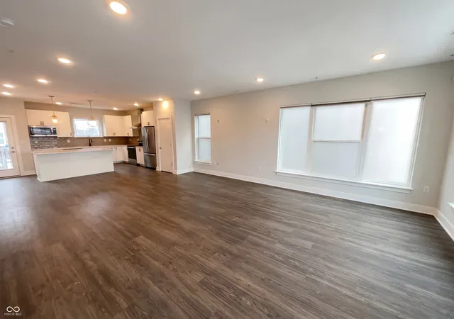 Photo 3 of Condo for sale at 727 N Illinois St #UNIT 208, Indianapolis, IN 46204 | MLS# 22083076 | Listing updated on 2026-09-18