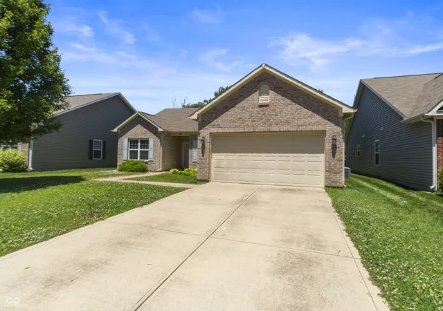 3rd image of 5844 Edelle Dr, Indianapolis, IN 46237 | MLS# 22083123