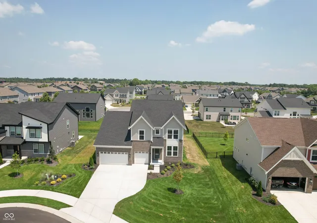 4th image of 12001 Water Bluff Pl, Fishers, IN 46040 | MLS# 22083219