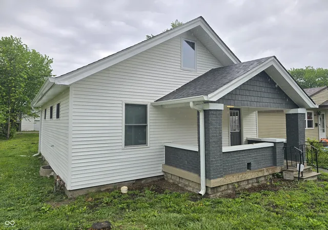 Homes for sale in Indianapolis, IN | 1644 E Southern Ave, Indianapolis, IN 46203 | MLS# 22083275