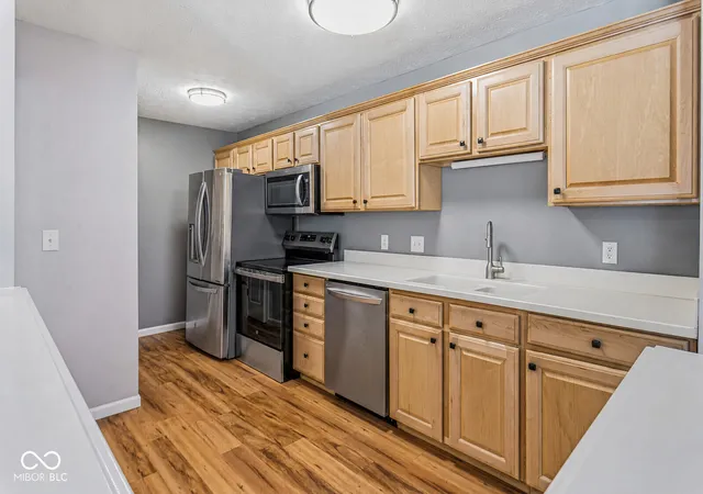 Homes for sale in Indianapolis, IN | 6509 Emerald Hill Ct #102, Indianapolis, IN 46237 | MLS# 22083345