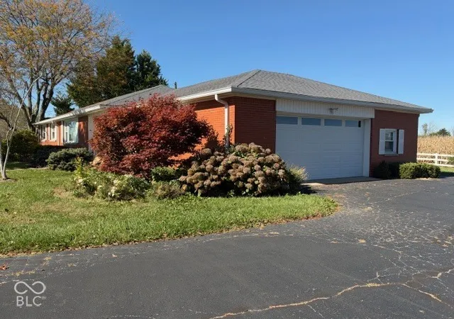Photo 3 of Single family home for sale at 7838 W US Hwy 52, New Palestine, IN 46163 | MLS# 22083390 | Listing updated on 2026-10-21