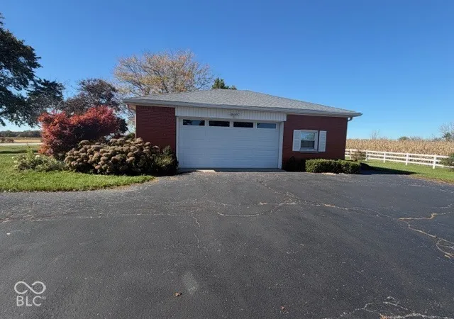 Photo 4 of Single family home for sale at 7838 W US Hwy 52, New Palestine, IN 46163 | MLS# 22083390 | Listing updated on 2026-10-21
