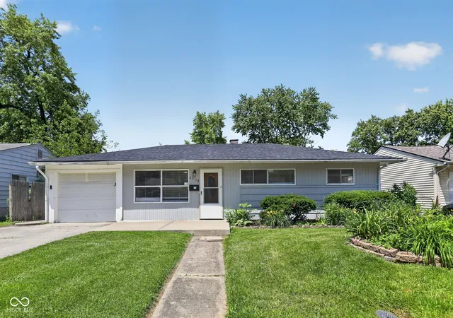 Photo 1 of Sale Pending at 4918 N Katherine Dr, Indianapolis, IN 46226 | MLS# 22083579 | Listing updated on 2026-09-12