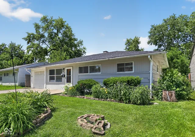 Photo 2 of Sale Pending at 4918 N Katherine Dr, Indianapolis, IN 46226 | MLS# 22083579 | Listing updated on 2026-09-12