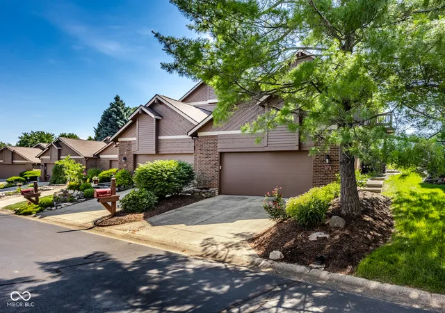 2nd image of 373 Exeter Ct, Greenwood, IN 46143 | MLS# 22083605