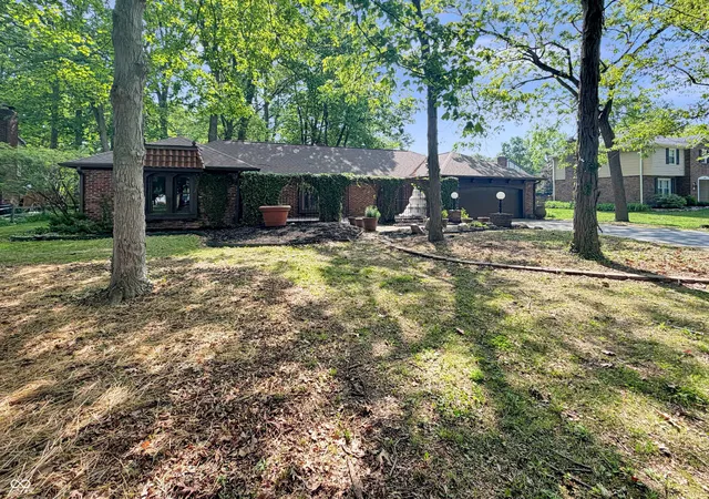 1st image of 6811 Kingman Dr, Indianapolis, IN 46256 | MLS# 22083896