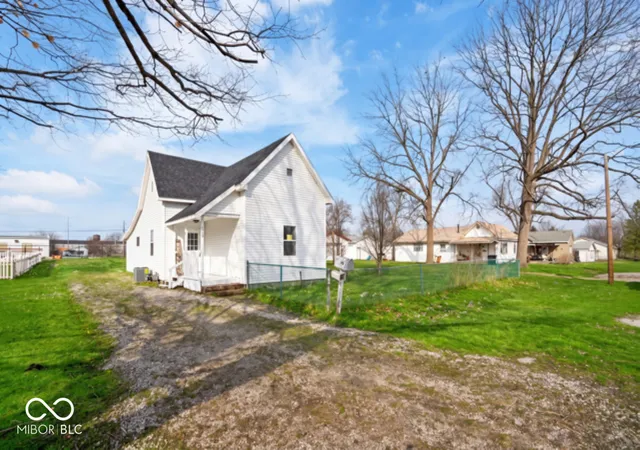 Homes for sale in Elwood, IN | 512 N 13th St, Elwood, IN 46036 | MLS# 22084007