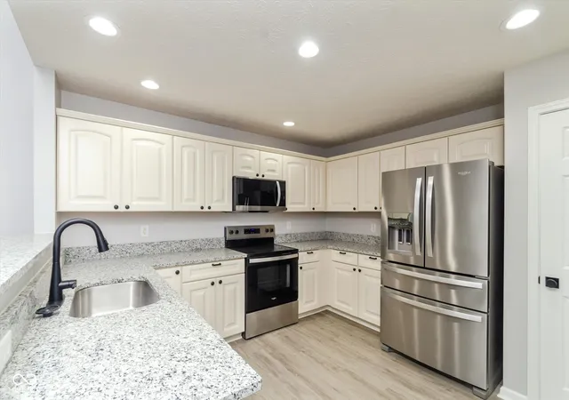 Photo 3 of Single family home for sale at 12140 Black Hills Dr, Fishers, IN 46038 | MLS# 22084027 | Listing updated on 2026-10-27