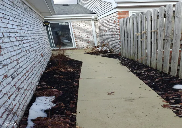 2nd image of 7642 Lancer Ln, Lawrence, IN 46226 | MLS# 22084125