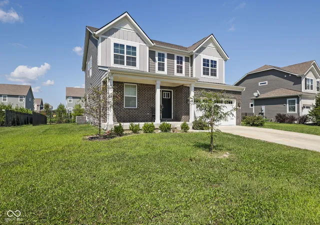 Photo 3 of Single family home for sale at 15306 Dawn Run Dr, Fishers, IN 46040 | MLS# 22084172 | Listing updated on 2026-09-01