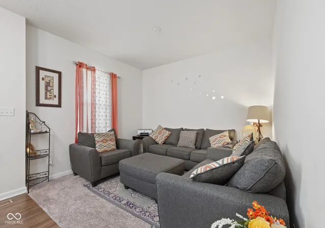 Photo 3 of Single family home for sale at 15306 Dawn Run Dr, Fishers, IN 46040 | MLS# 22084172 | Listing updated on 2026-09-01