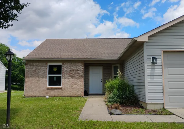 Homes for sale in Indianapolis, IN | 9714 Treyburn Lakes Dr, Indianapolis, IN 46239 | MLS# 22084237