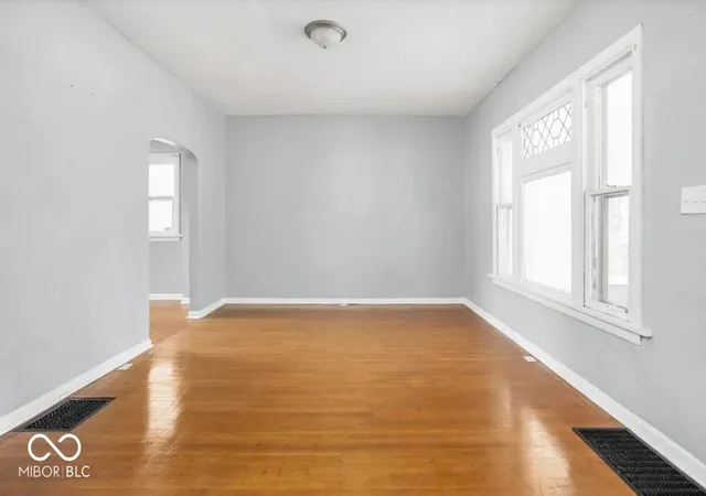 image of 901 N Parker Ave, Indianapolis, IN 46201 | MLS# 22084243