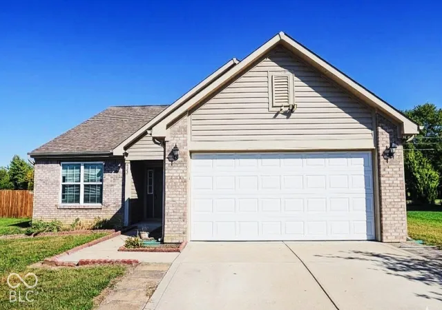 Photo 1 of Single family home for sale at 922 Beal Way, Indianapolis, IN 46217 | MLS# 22084345 | Listing updated on 2026-10-05