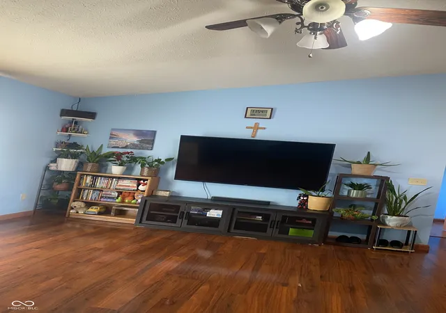 2nd image of 922 Beal Wy, Indianapolis, IN 46217 | MLS# 22084345