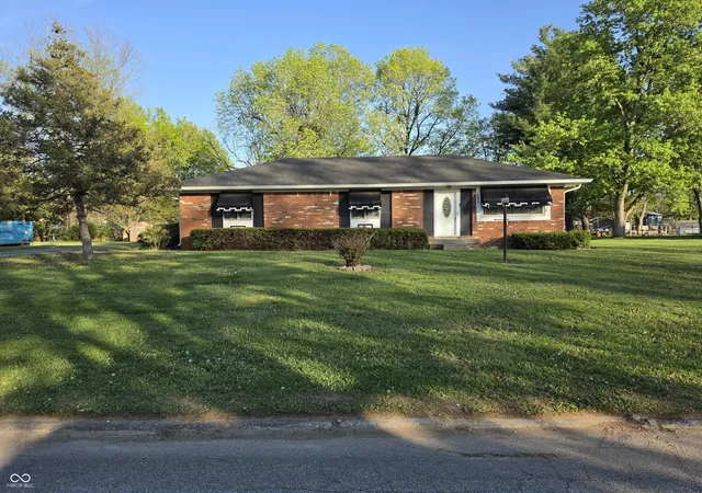Homes for sale in Indianapolis, IN | 6085 Northland Rd, Indianapolis, IN 46228 | MLS# 22084615