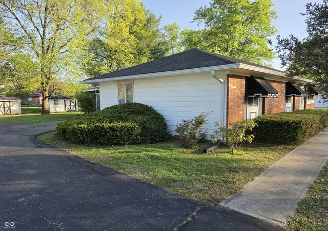 Homes for sale in Indianapolis, IN | 6085 Northland Rd, Indianapolis, IN 46228 | MLS# 22084615