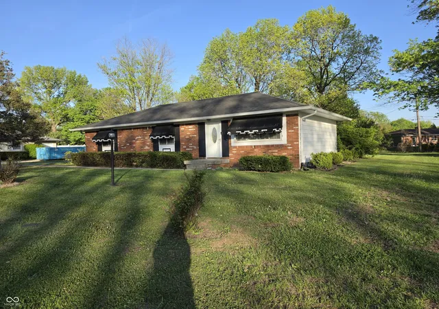 Homes for sale in Indianapolis, IN | 6085 Northland Rd, Indianapolis, IN 46228 | MLS# 22084615